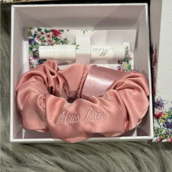 Dior | Accessories | Limited Edition Miss Dior Scrunchie  display picture 3